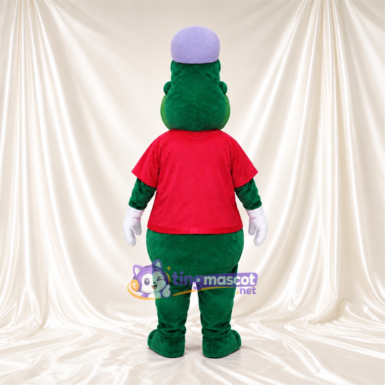 Costume de mascotte Crocodile – vert – Casquette (violet); T-shirt (rouge) Costume de mascotte Crocodile – vert – Casquette (violet); T-shirt (rouge)