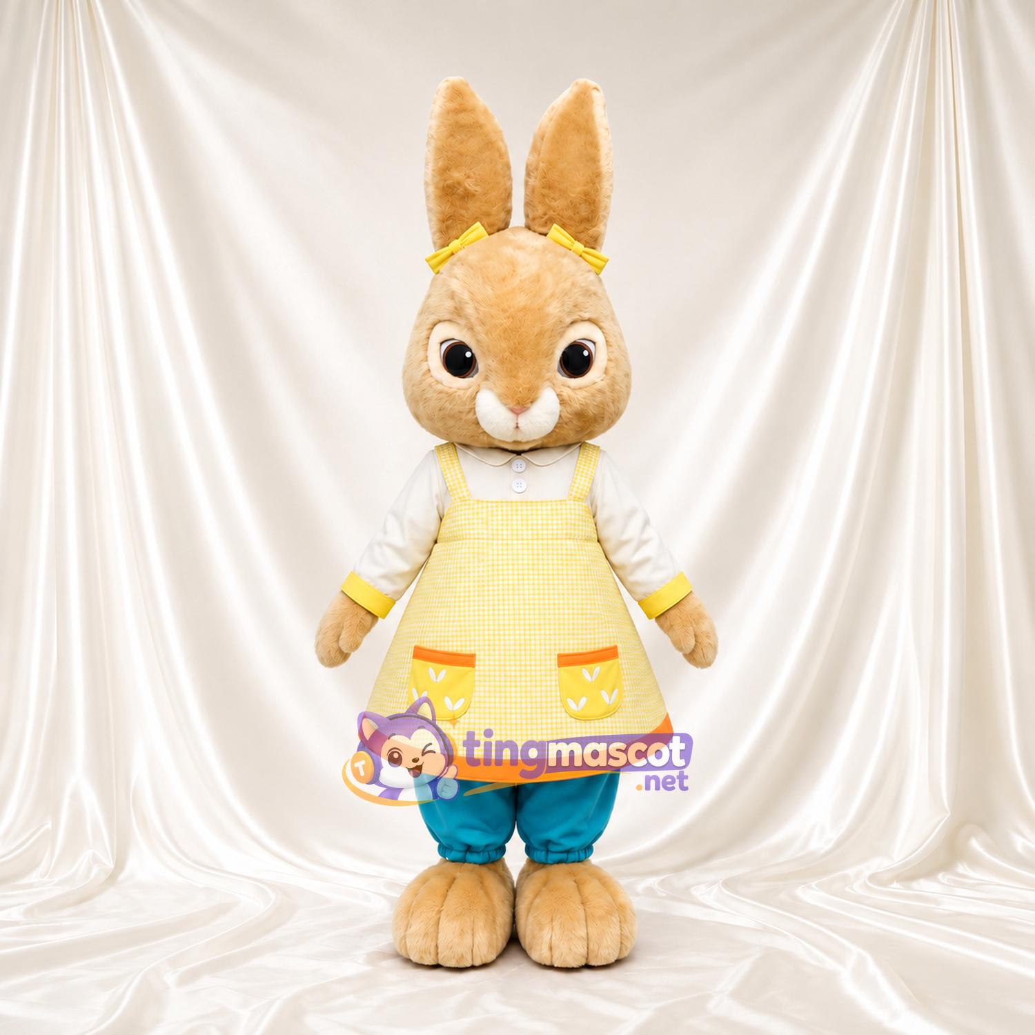 Costume de mascotte Cotton-Tail – selon la photo – Tablier (jaune); Pantalon (bleu canard) Costume de mascotte Cotton-Tail – selon la photo – Tablier (jaune); Pantalon (bleu canard)