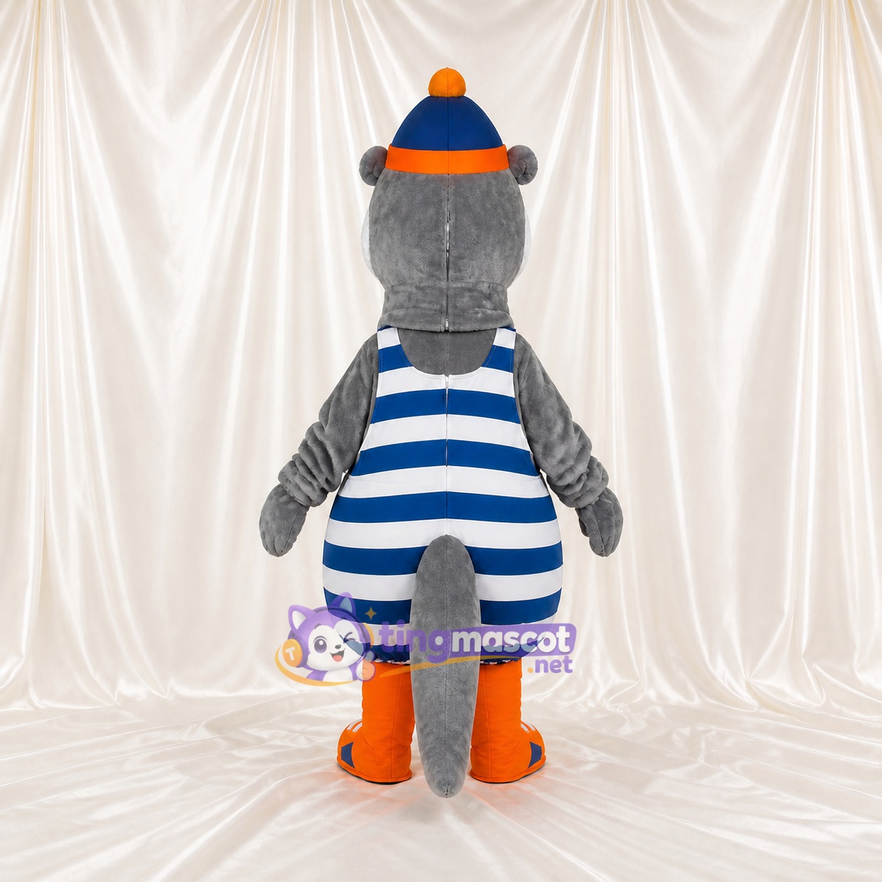 Grauer Otter-Sportler in Teamuniform Ganzkörper-Maskottchenkostüm für Erwachsene – Sportveranstaltungen Grauer Otter-Sportler in Teamuniform Ganzkörper-Maskottchenkostüm für Erwachsene – Sportveranstaltungen